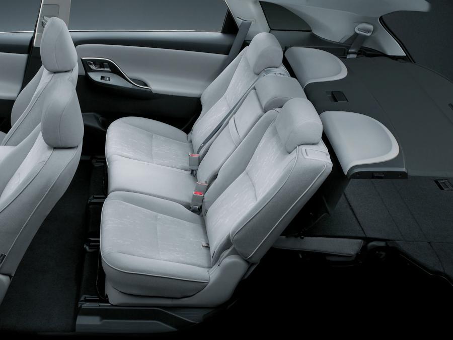  Toyota Mark X ZiO 2007 года  (фото 16 из 21)